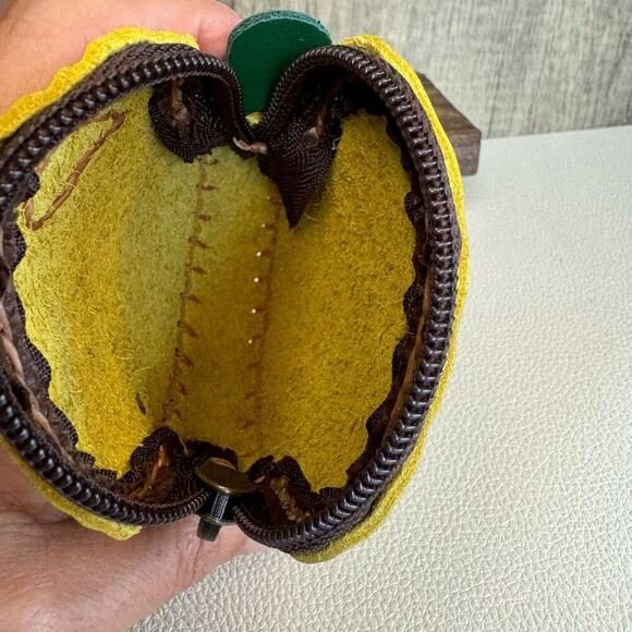 Green Apple Coin Purse Wallet Leather Wallet Bag Charm Key Chain NEW - Picture 8 of 8